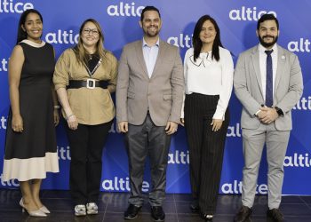 Los educadores recorrieron diversas áreas de la empresa, interactuaron con técnicos y supervisores.