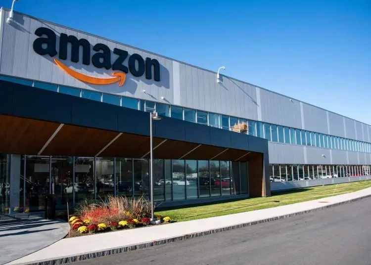 La compañía indicó que parece que los consumidores están acumulando ciertos artículos.