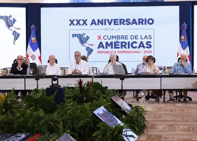 En el evento estuvo presente el expresidente de Estados Unidos, Bill Clinton.