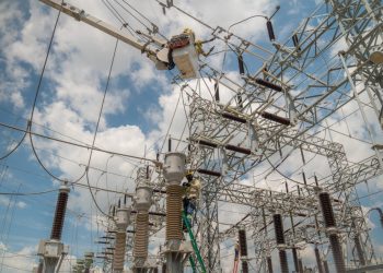 ETED establece que las salidas de las unidades de generación originó disparo en cascada de EDAC, AES Andrés y a las demás plantas de transmisión y generación de electricidad.