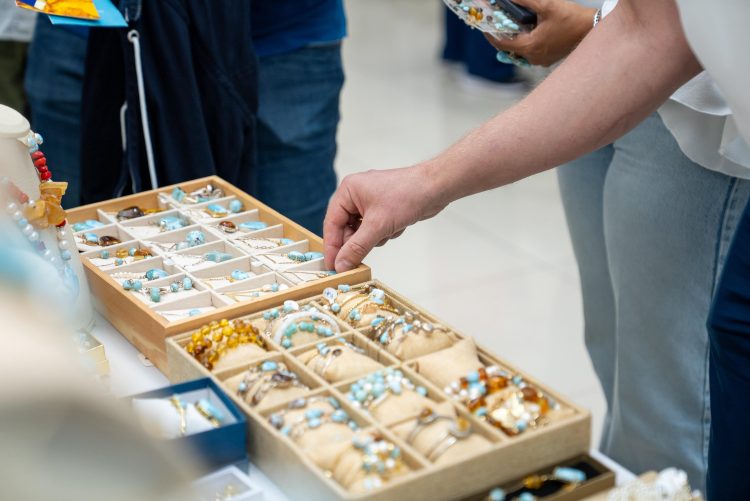 La exportación de joyería artesanal con metales semipreciosos son el 4.8% del total.