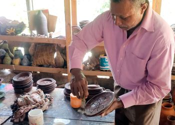 La artesanía genera ingresos y empleos, especialmente en comunidades locales y rurales de este país que recibe 11 millones de turistas al año.