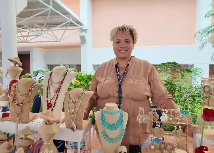 Artesanos participan en la vigesimoquinta edición de la Dominican Annual Tourism Exchange (DATE), que se celebró en Bávaro, en la provincia La Altagracia, al este del país.
