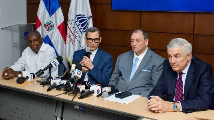 El incremento al salario mínimo se aplicará el primero de junio del 2026.
