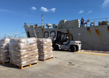 Alberto van Klaveren dice que en las próximas horas se detallará el monto final de la ayuda, que saldrá del Fondo Chile contra el Hambre y la Pobreza.