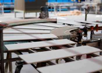 La mayor participación de las industrias se encuentra en Santo Domingo con un 38.1%, seguido del Distrito Nacional 28.5% y San Cristóbal 14.2%. - Fuente externa.
