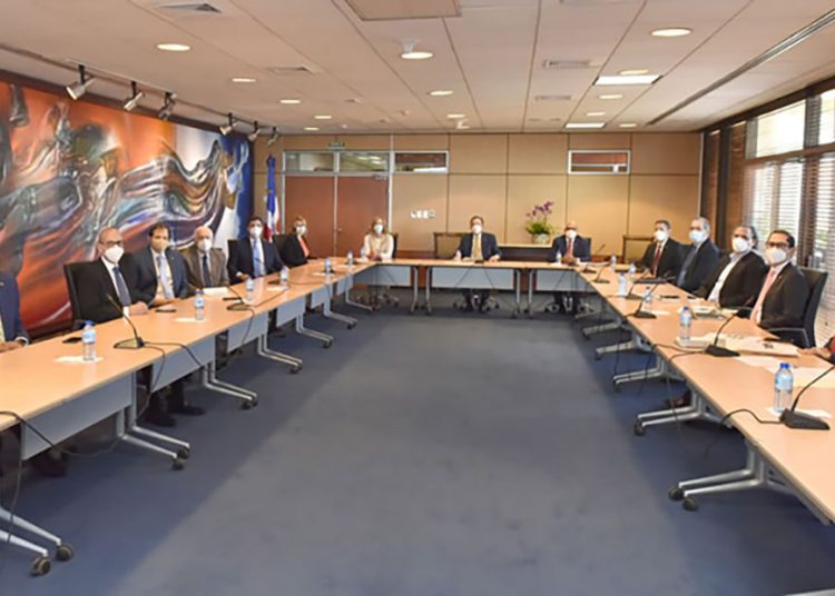 Representantes del Banco Central, ABA,
Abancord y Lidaapi.