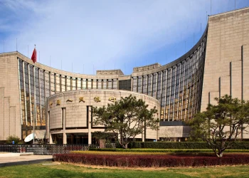 La institución anunció que la LPR a cinco años, de referencia para préstamos hipotecarios, experimentará un descenso idéntico, pasando del 3.85% al 3.6%.