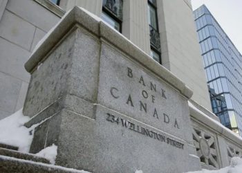 El banco central empezó a subir los tipos de interés en marzo de 2022, al aumentar del 0.25% al 0.5%, para controlar la inflación en Canadá, que llegó al 8.1% en junio de ese año.