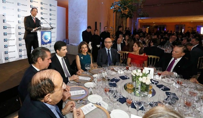 José Mármol, vicepresidente ejecutivo de Relaciones Públicas y Comunicaciones del Banco Popular, durante su discurso.