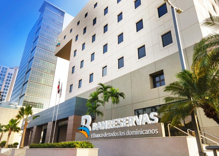 Según Banreservas, estos recursos representa un crecimiento del 49% de los montos totales de remesas recibidas por el país.