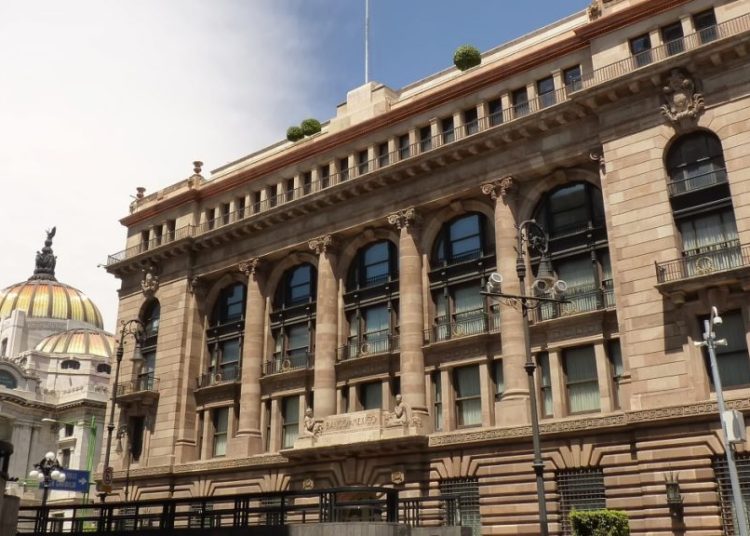 Los productos mexicanos quedaron exentos del arancel global del 10% que anunció este miércoles el presidente estadounidense, Donald Trump.