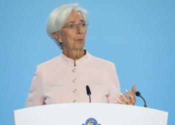 Lagarde ha animado a realizar reformas fiscales y estructurales que incrementen el crecimiento potencial del PIB y reduzcan las presiones inflacionistas en el medio plazo.