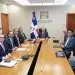 el gobernador les adelantó una proyección sobre el comportamiento del sector externo en 2025, afirmando que “en total, la economía dominicana generó divisas por unos US$43,800 millones durante el 2024, y se proyecta que en 2025 generaría divisas por unos US$ 45,700 millones".
