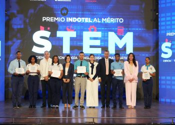 La vicepresidenta de la República, Raquel Peña, aseguró que el premio representa el cumplimiento del compromiso de poner a la juventud dominicana en el centro del desarrollo nacional.