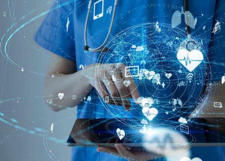 Implementar sistemas que automaticen procesos básicos ayuda a optimizar el tiempo que el médico dedica al paciente en la consulta.