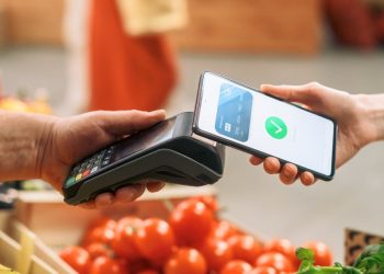 En el plano comercial, datos del BC citados por la ABA indican que, al cierre de agosto de 2024, había 180,047 puntos de venta físicos y 14,373 virtuales capaces de aceptar pagos sin contacto.