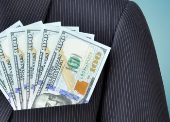 Detectar cuentas sospechosas antes de que blanque en dinero exige innovación constante, enfoque preventivo y colaboración  entre diferentes entidades.