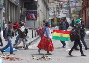 Bolivia vivió un 2025 marcado por una crisis económica iniciada años atrás, pero que terminó de agudizarse por la persistente falta de dólares y combustibles.