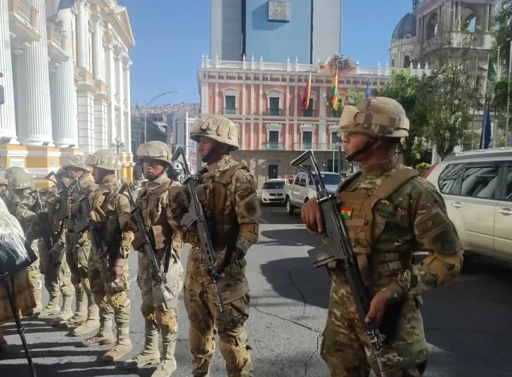 Morales convocó a una "movilización nacional para defender la Democracia".