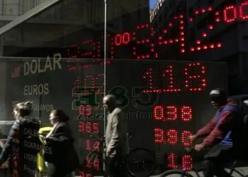 Benoit Anne, analista de la firma MFS Investment Management, apunta hoy en un comunicado que "a corto plazo, es posible que este nuevo titular erosione aún más el apetito de los inversores por los activos estadounidenses, aunque sea marginalmente".