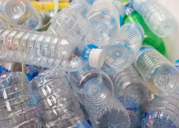 Botellas de plástico. - Fuente externa.