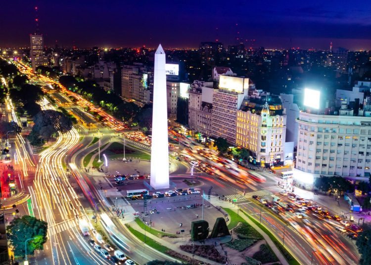 Entre las subidas registradas en diciembre destacan las de bienes y servicios varios (32.7%), la de salud (32.6%) y la de transporte (31.7%). - Fuente externa.