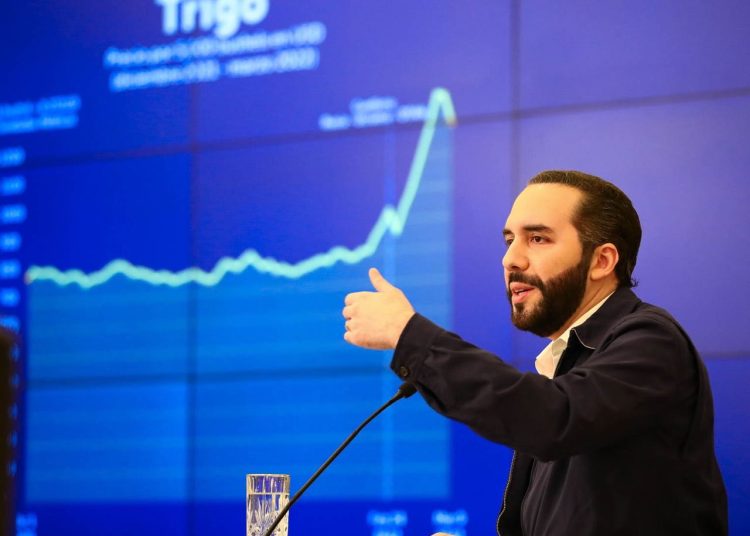 Nuestra economía este año crecerá arriba del 4%. Eso no lo dice todavía el BCR pero vamos a crecer arriba del 4%, dijo Bukele. 