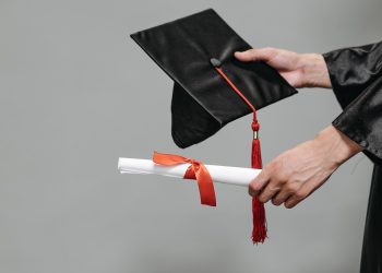 Según datos de la Unesco Institute for Statistics (UIS), en la región hay 613.5 investigadores en ciencia, tecnología e innovación por millón de habitantes. - Fuente externa.