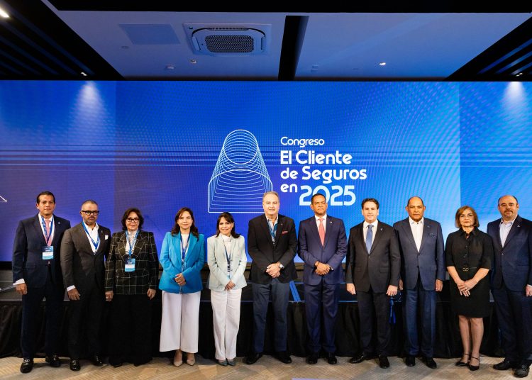 Wilfredo Baquero Ginebra advierte que el sector asegurador debe consolidarse como un "socio estratégico del Estado y del aparato productivo".