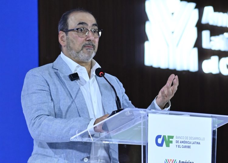 Sergio Díaz-Granados destacó la integración regional como clave para el desarrollo y la competitividad de América Latina.