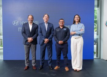 José Marrero y Avelino Rodríguez de Magna, junto a David Cañas y María Paula Méndez de PepsiCo.