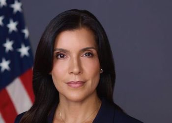 La embajadora de Estados Unidos en el país, Leah F. Campos.