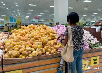 El costo de la canasta familiar nacional en julio superó el salario mínimo mensual del sector privado no sectorizado.