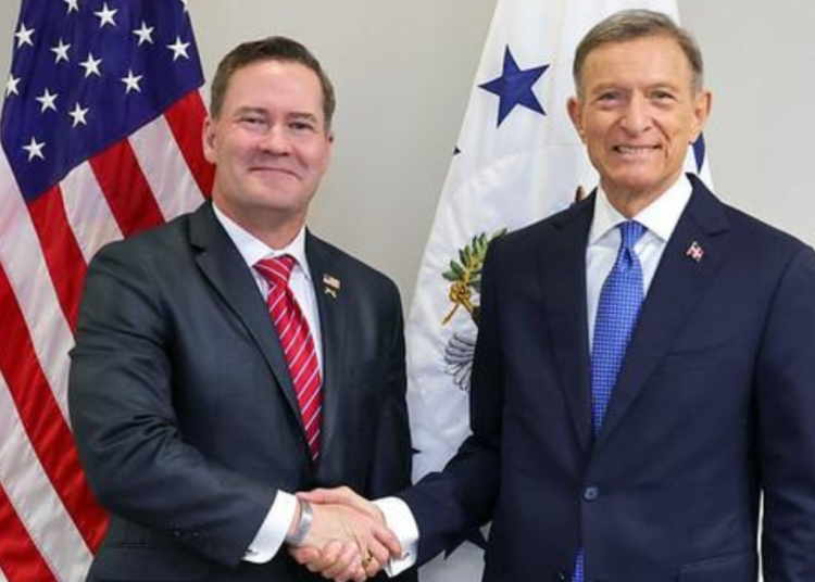 Diplomáticos discuten el apoyo internacional a la estabilización del país vecino.
