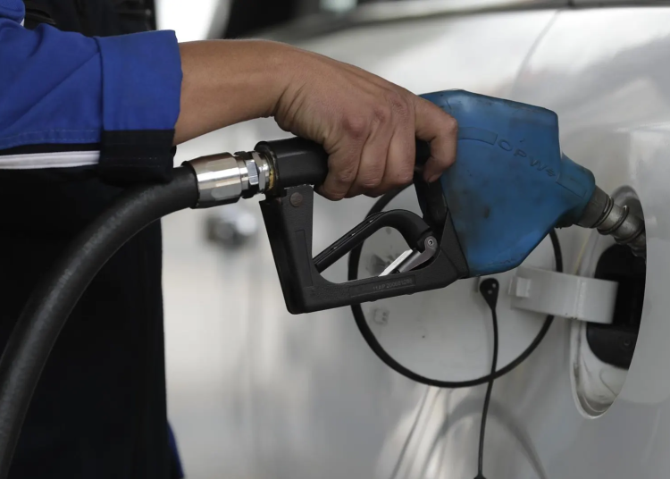 Estación de combustibles - Fuente externa.