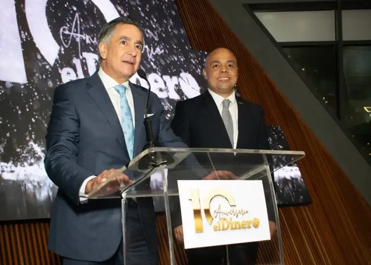 “Quiero felicitar a las personas que nos acompañaron desde el inicio, principalmente a Jairon Severino y Esteban Delgado, dos genios, dos grandes profesionales”, señaló Martí, al tiempo de agradecer a distintas personalidades como Christian Cabral, Roberto Herrera, Campos de Moya, Christian Farach, así como al extinto Alejandro Farach.
