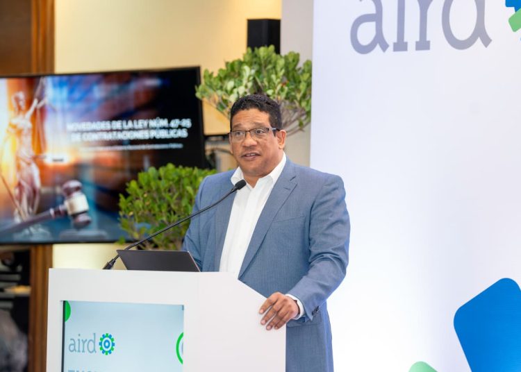 Carlos Pimentel participó en el Encuentro Industrial, titulado “Nueva Ley 47-25 y su impacto en los sectores productivos”, organizado por la AIRD.