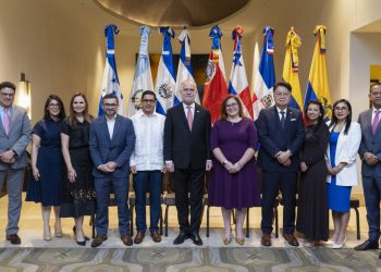 Autoridades financieras debatieron sobre ciberseguridad y transformación digital del sector bancario.