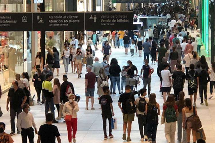 Los centros comerciales han vuelto a bullir de clientes desde México a Chile. | Fuente externa.