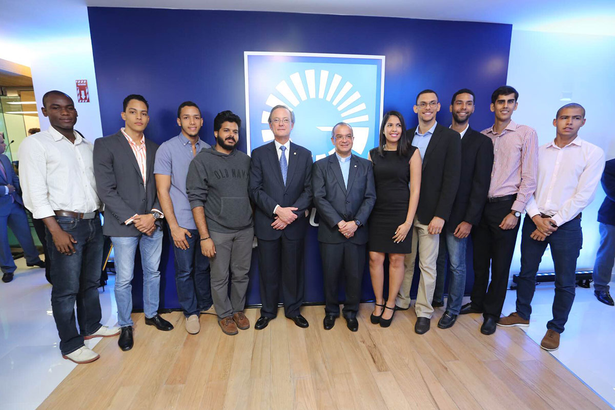 centro de emprendimiento e innovacion popular pucmm