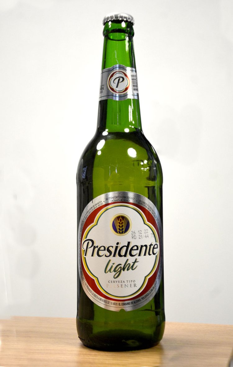 Botellas hechas en República Dominicana. | Lésther Álvarez