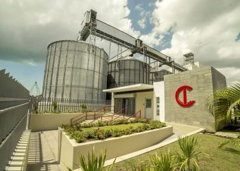 César Iglesias se convirtió en la primera empresa en emitir acciones en el mercado de valores dominicano.