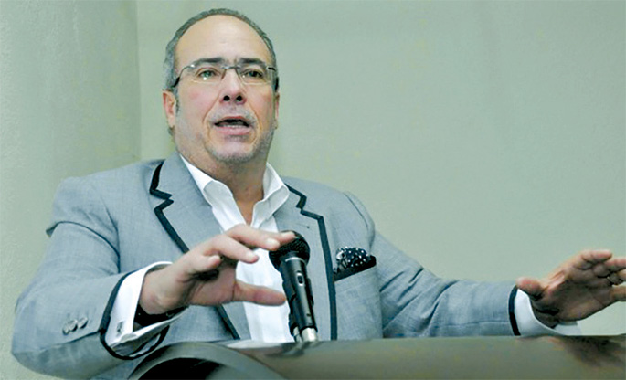 Charles Mariotti, presidente de la Comisión de Industria y Comercio del Senado de la República.