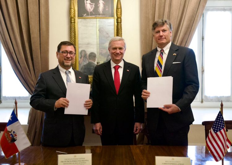 El acuerdo ha reafirmado los "estrechos lazos de cooperación" entre ambos países, tanto en el marco del Tratado de Libre Comercio de 2003 como bajo distintos foros multilaterales.