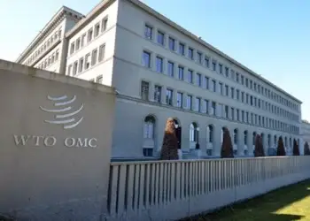 La directora general de la OMC, Ngozi Okonjo-Iweala, pidió a los países miembros que en el complejo contexto actual utilicen el diálogo y las propias estructuras de la organización con el fin de buscar consensos.