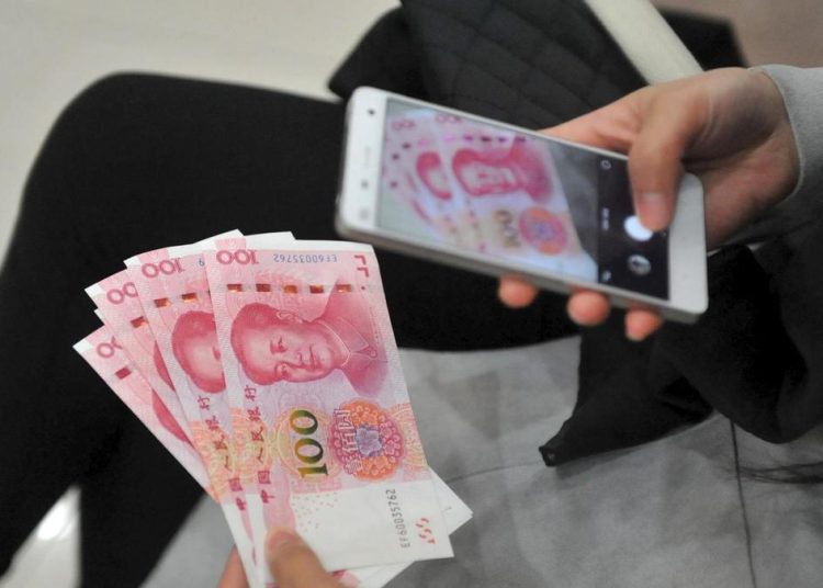 Ante esta situación, los hogares chinos, que ya tenían una de las tasas de ahorro más altas del mundo, están optando todavía más por la prudencia en el gasto.