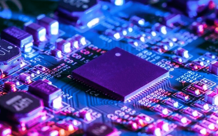 "Los semiconductores son el cerebro de la tecnología moderna", dijo en un comunicado la vicepresidenta de Estados Unidos, Kamala Harris. - Fuente externa.