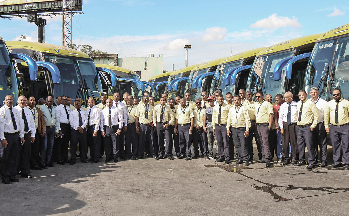 choferes caribe tours volvo
