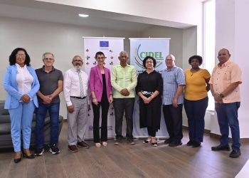 Realizan panel sobre “El futuro del territorio dominicano: Agua, minería y asentamientos humanos”, con Luis Carvajal, de la Academia de Ciencias de la UASD, y Michaela Izzo, junto con mesas de trabajo.